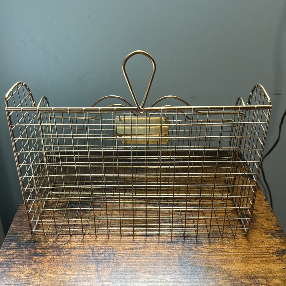 Vintage letters in/letters out mesh wire basket - Picture 4 of 4